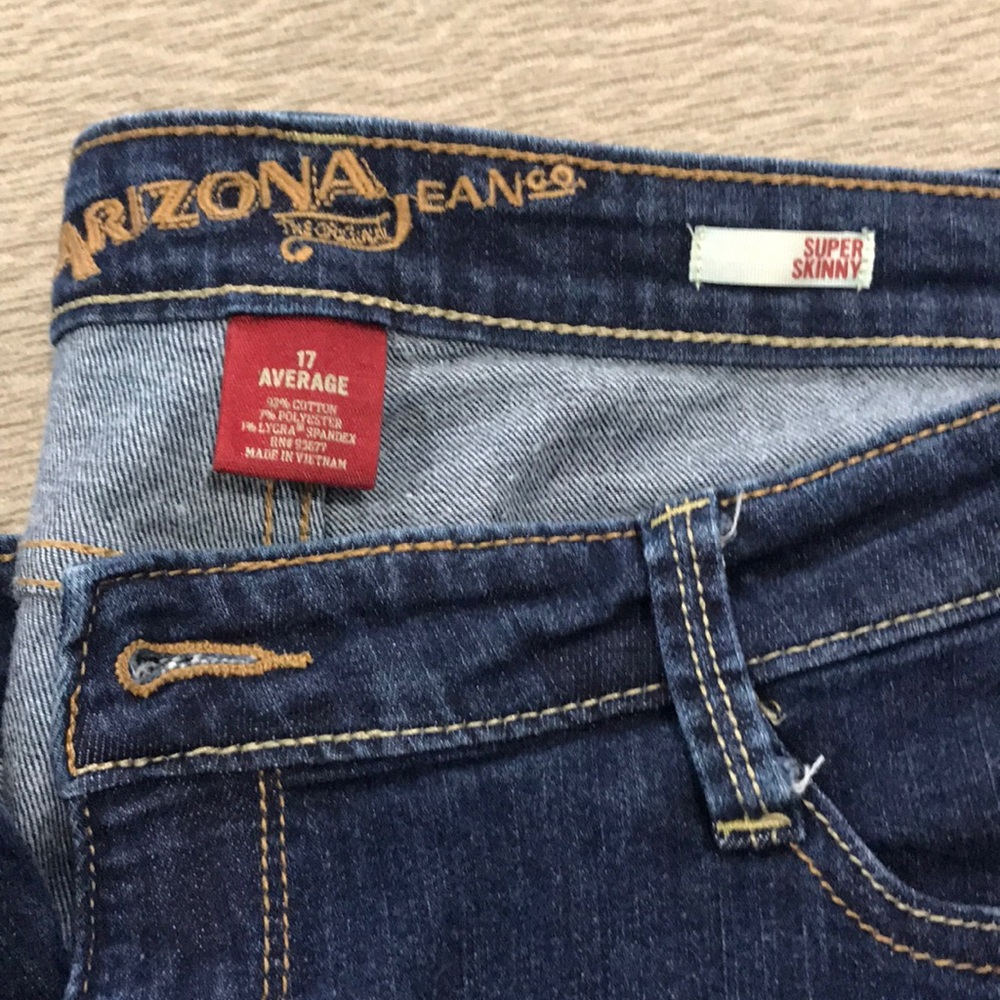 Jeans - Picture 2 of 3